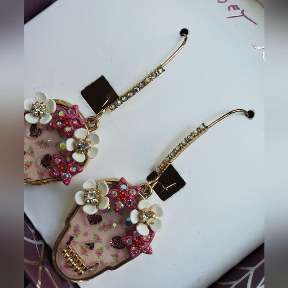 Betsey Johnson Skull Dangle Earrings - Picture 9 of 10